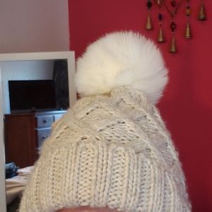 Cute pompom warm knit hat